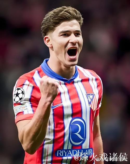 巴萨2-0奥萨苏纳，天才中场登顶西甲第1，年度百球力压皇马