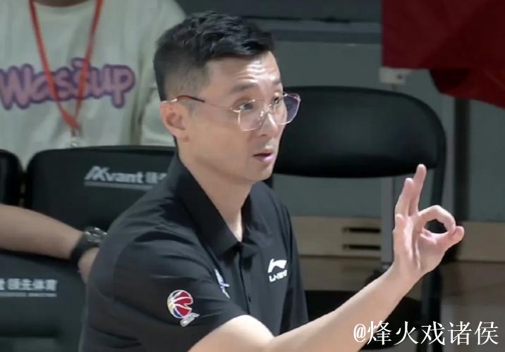 惨败于北京后刘炜遭质疑!战术失灵、防守塌陷,应变力不足引发下课呼声 惨败于北京后刘炜遭质疑!战术失灵、防守塌陷,应变力不足引发下课呼声